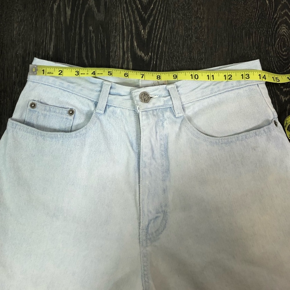 Vintage 90’s Denim Republic Jean Shorts - Picture 3 of 10